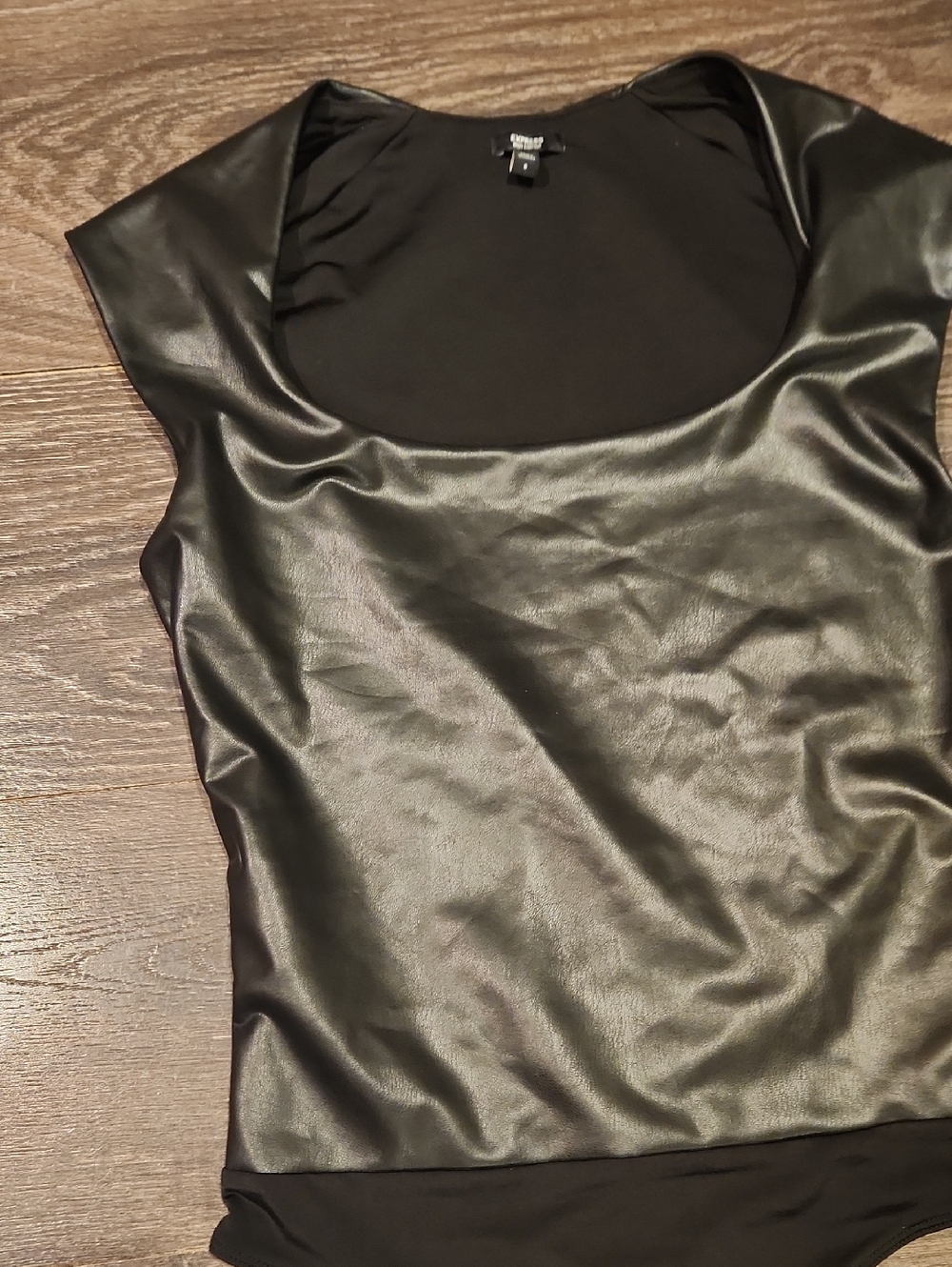 ❤️ EXPRESS BODY CONTOUR BLACK VEGAN LEATHER THONG BODYSUIT, SMALL - Picture 3 of 9